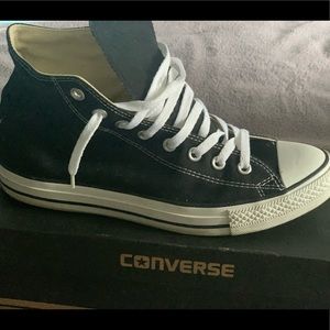 Mens Mint Condition Converse Sneakers